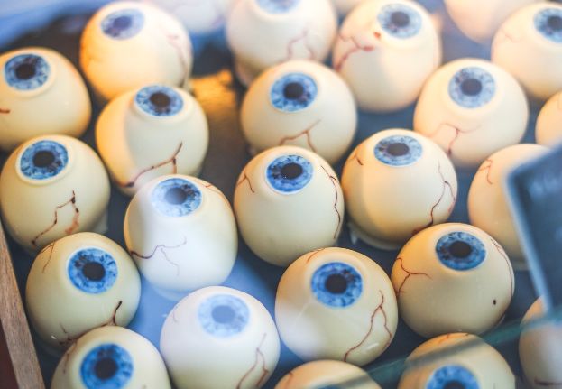 Eyeballs_cakes.jpg