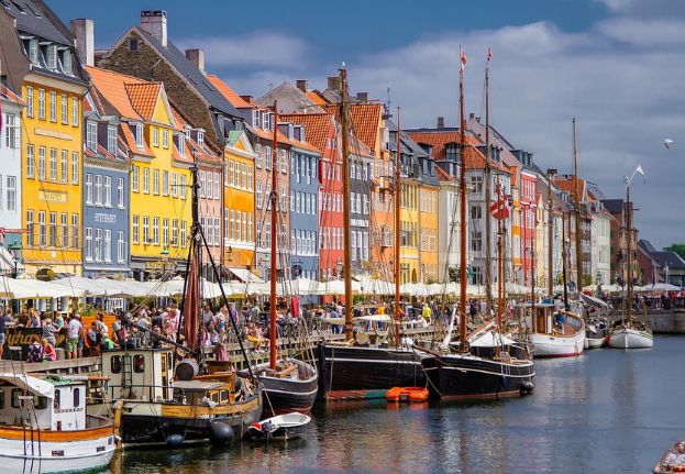 Nyhavn_Copenhagen.jpg