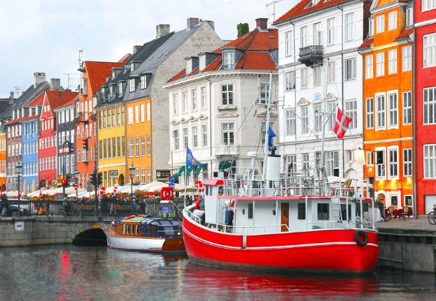 Nyhavn's colorful houses.jpg